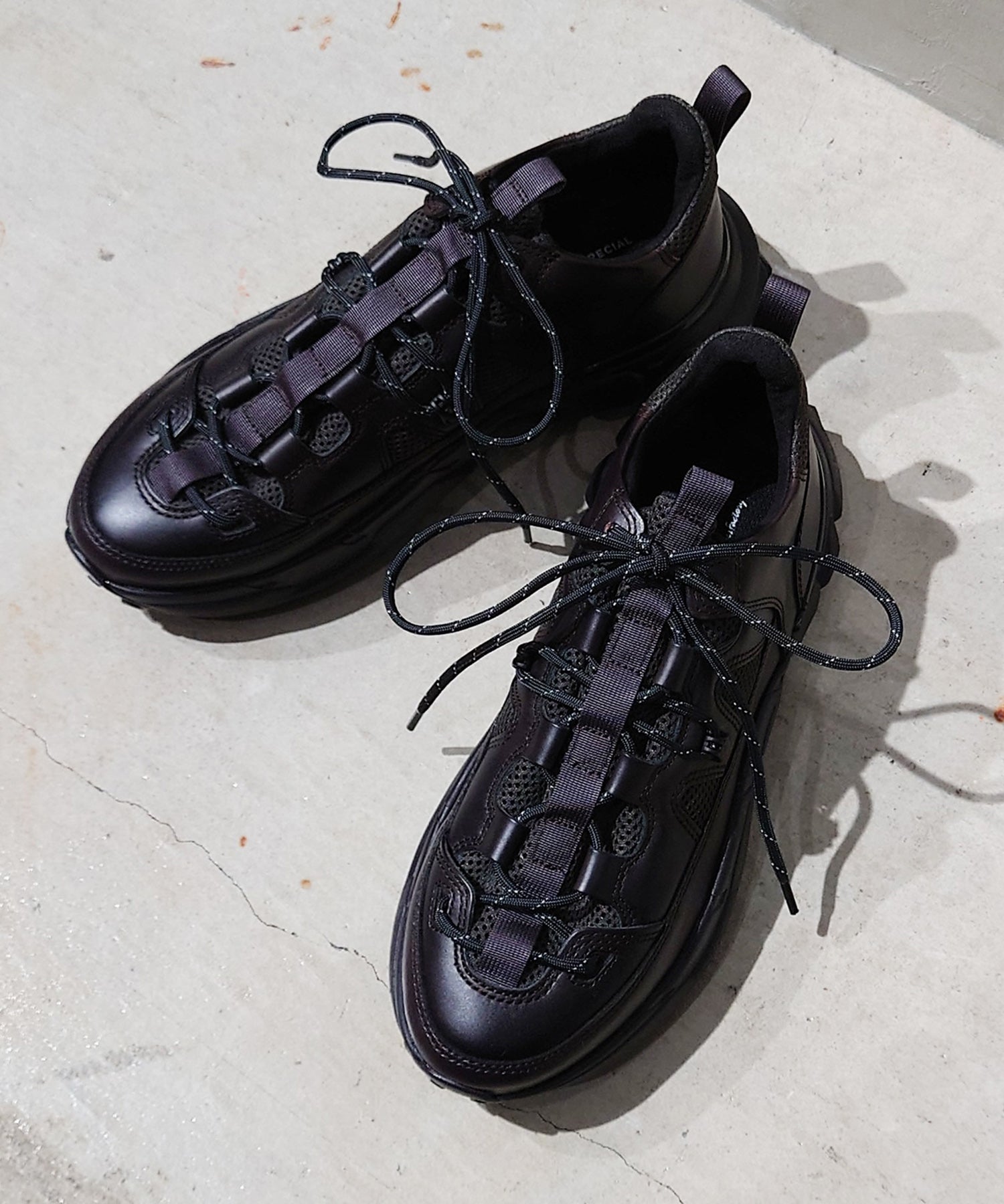 【SPECIAL SHOES FACTORY COLLABORATION】Vibram Sole Lace-Up Sneaker Made In TOKYO