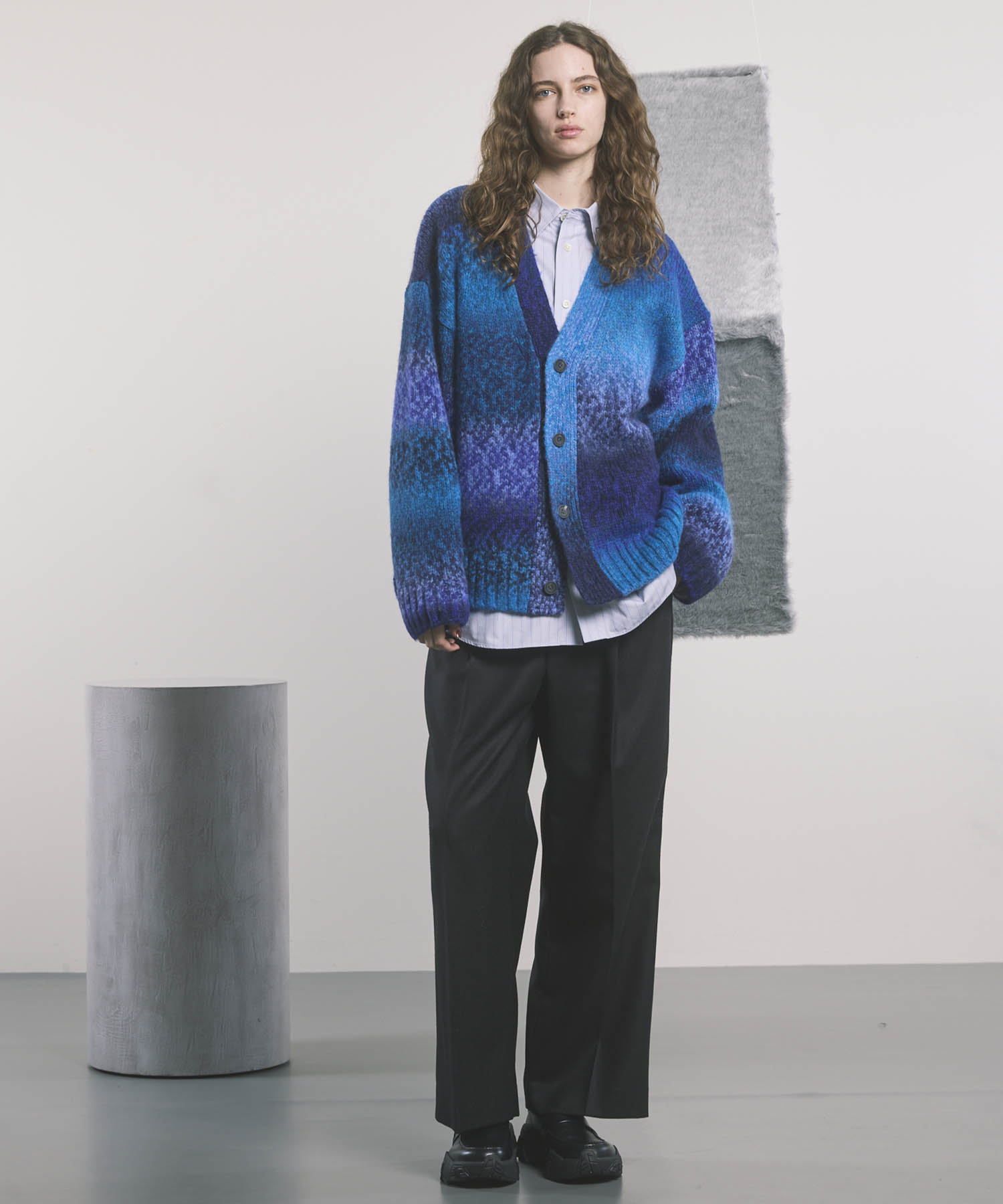 PINORI Long Space-Dye Gradation Prime-Over V-Neck Knit Cardigan