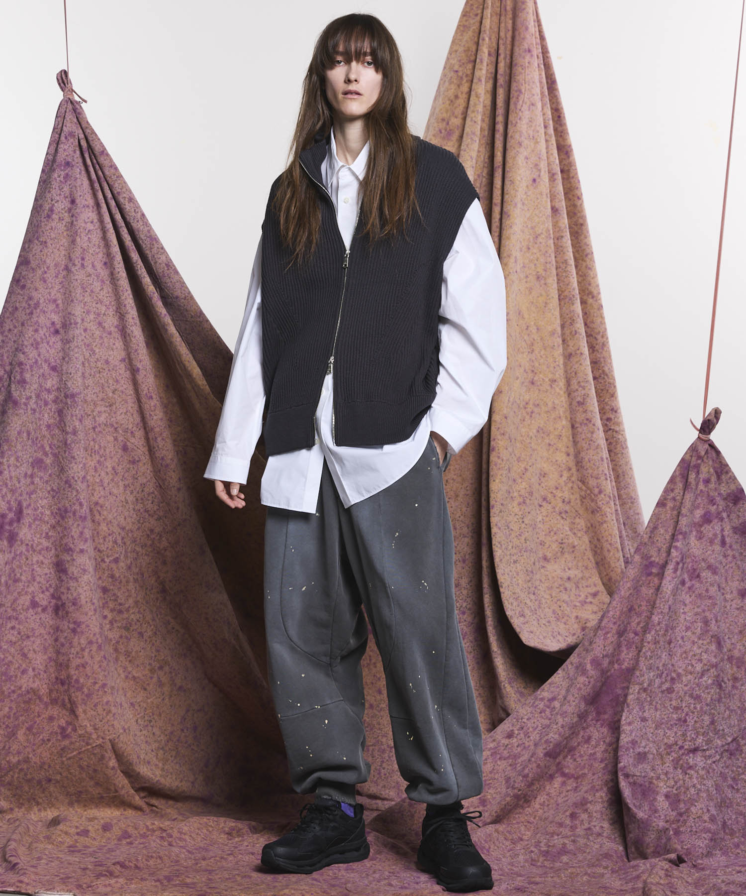 Three-Dimensional Cutting Weathered Sweat Pants