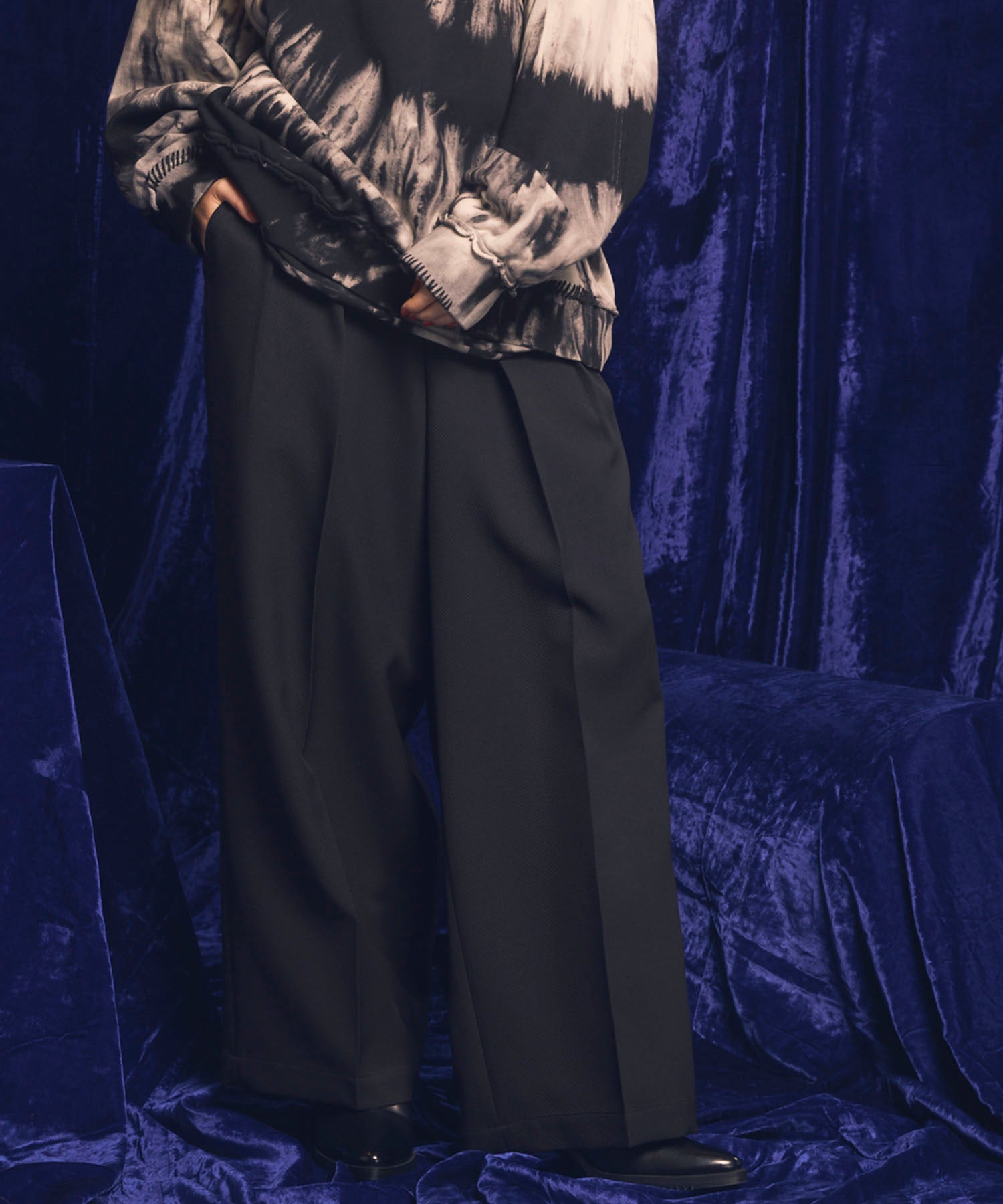 【Italian Dead Stock Fabric】Two-Tuck Wide Pants