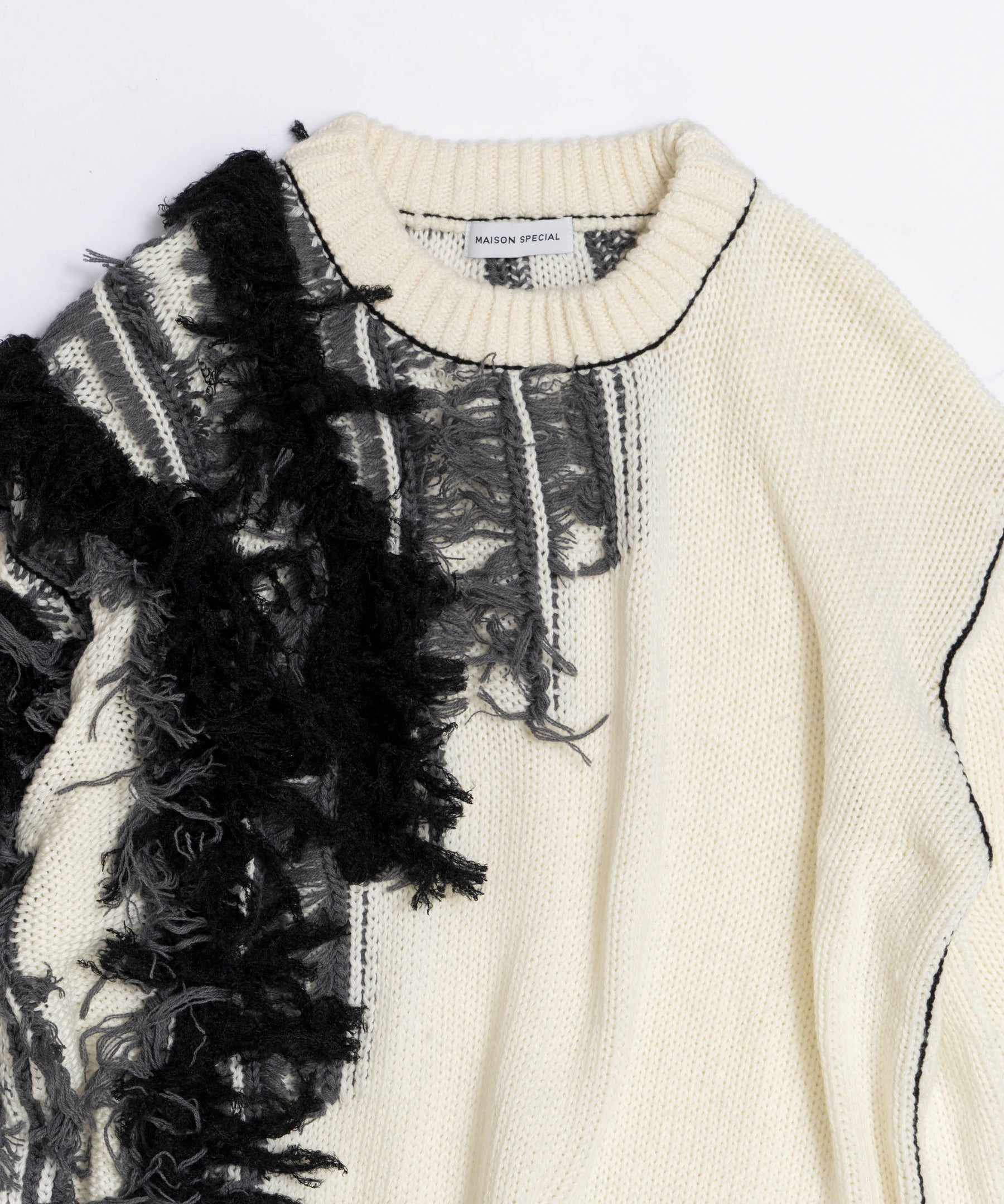 【SALE】Random Cut Fringe Knit