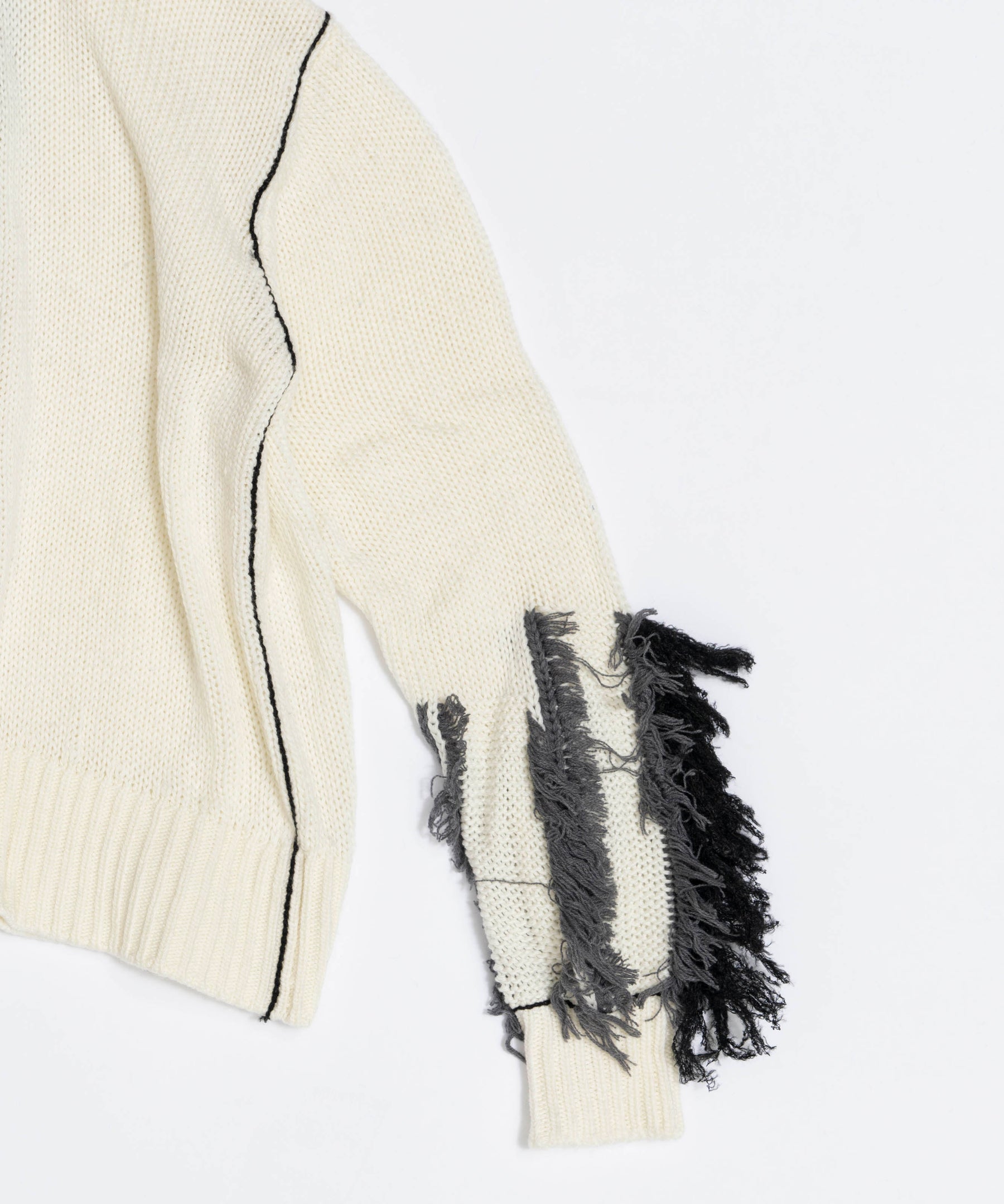 【SALE】Random Cut Fringe Knit