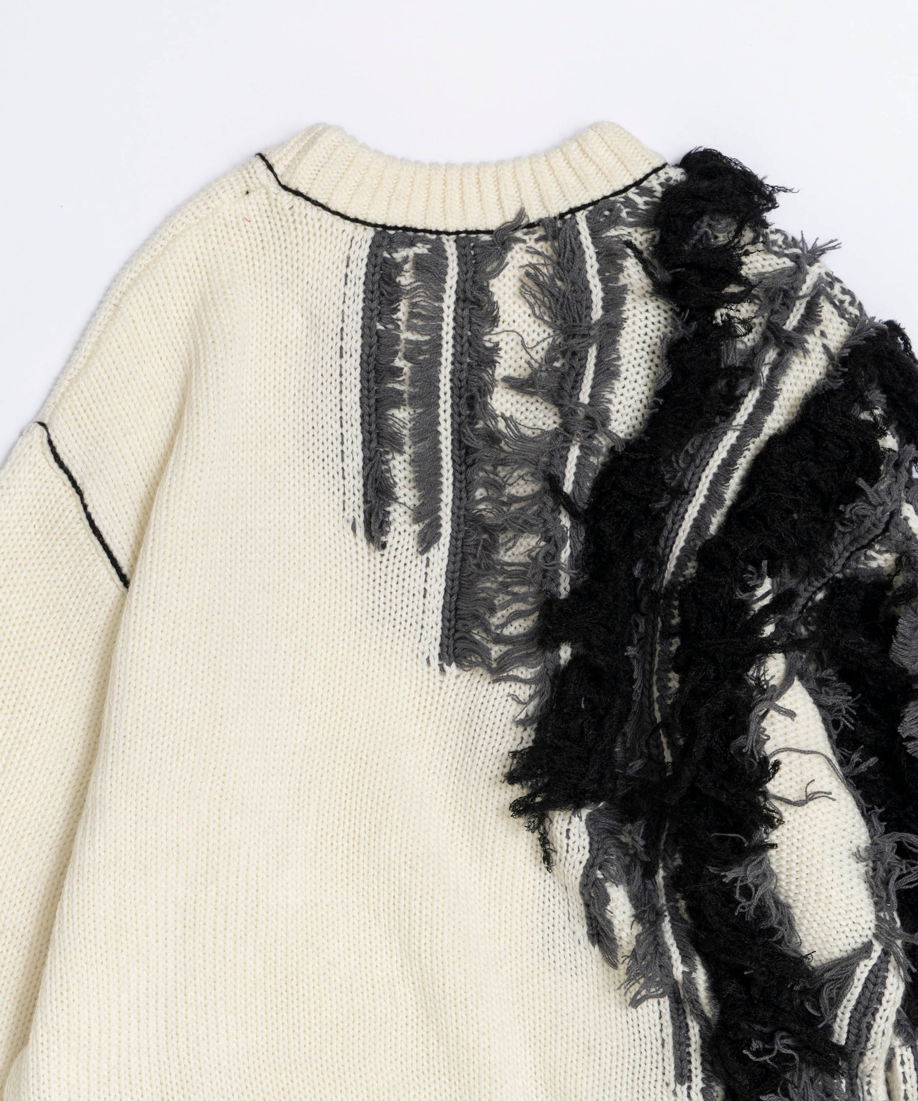 【SALE】Random Cut Fringe Knit