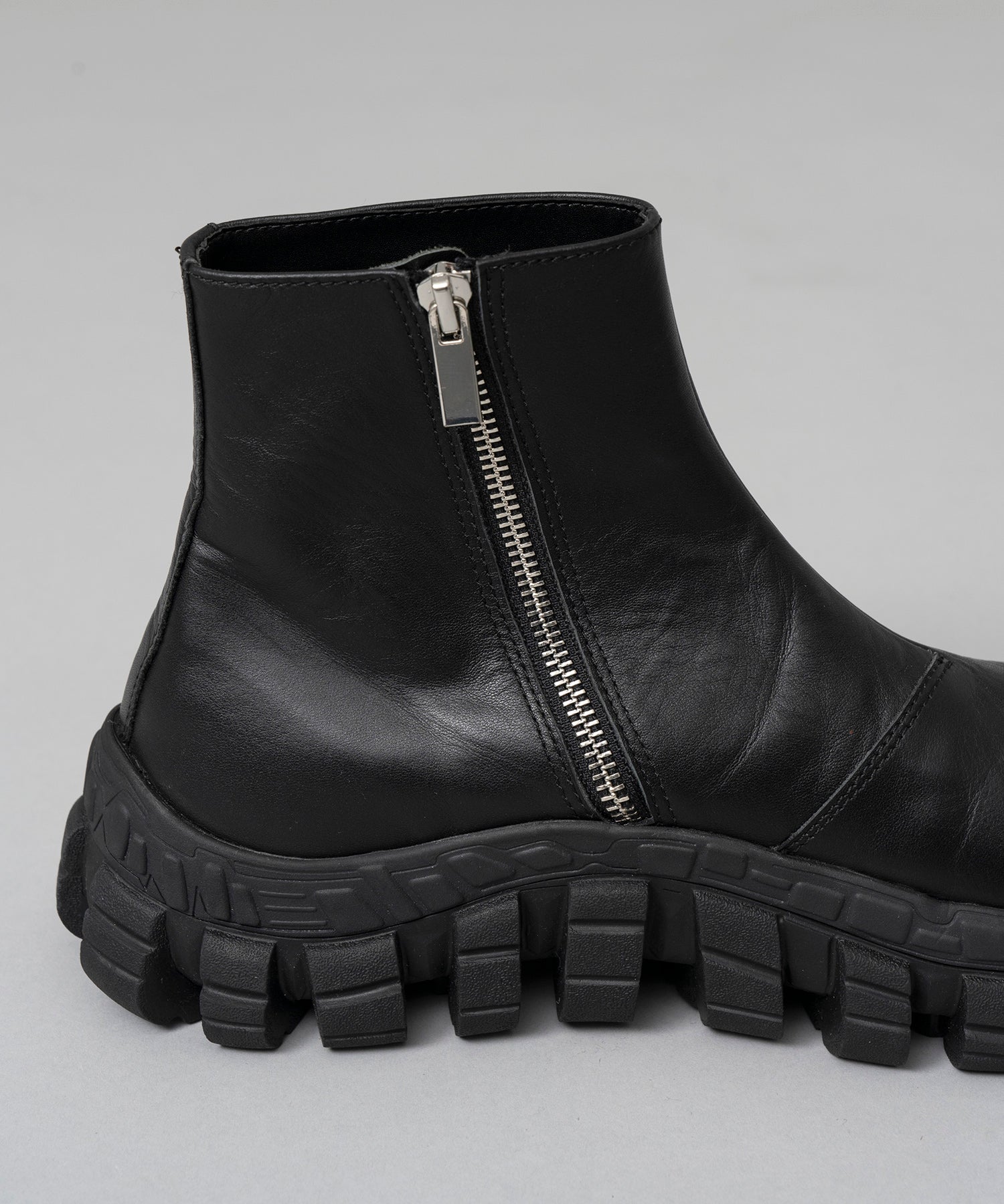 【SPECIAL SHOES FACTORY COLLABORATION】Rattling Sole Side Zip Boots