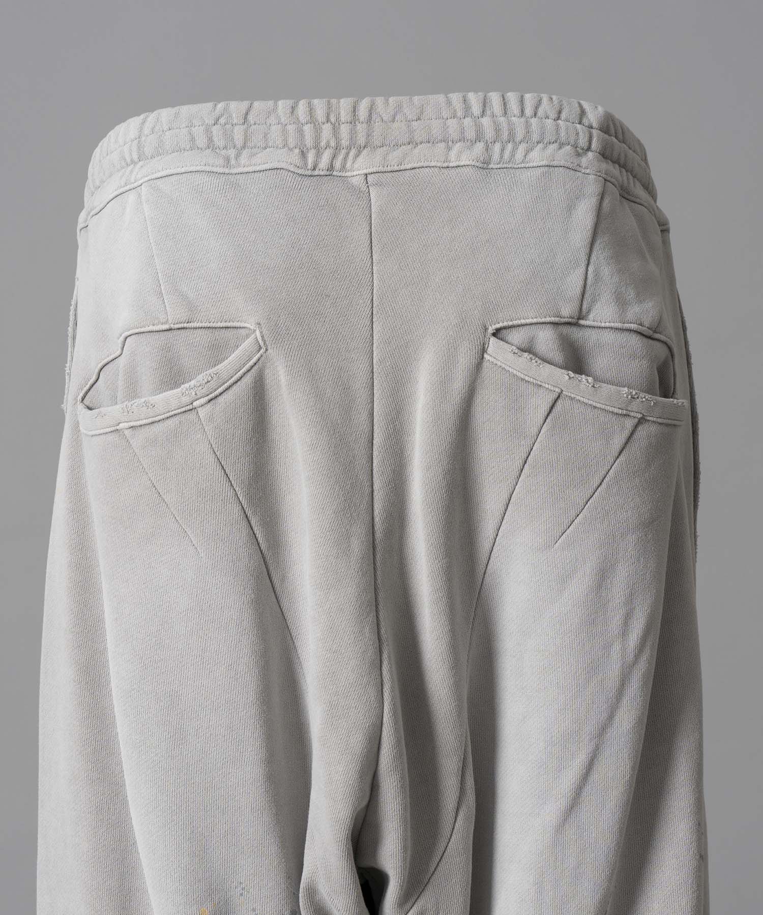 Three-Dimensional Cutting Weathered Sweat Pants