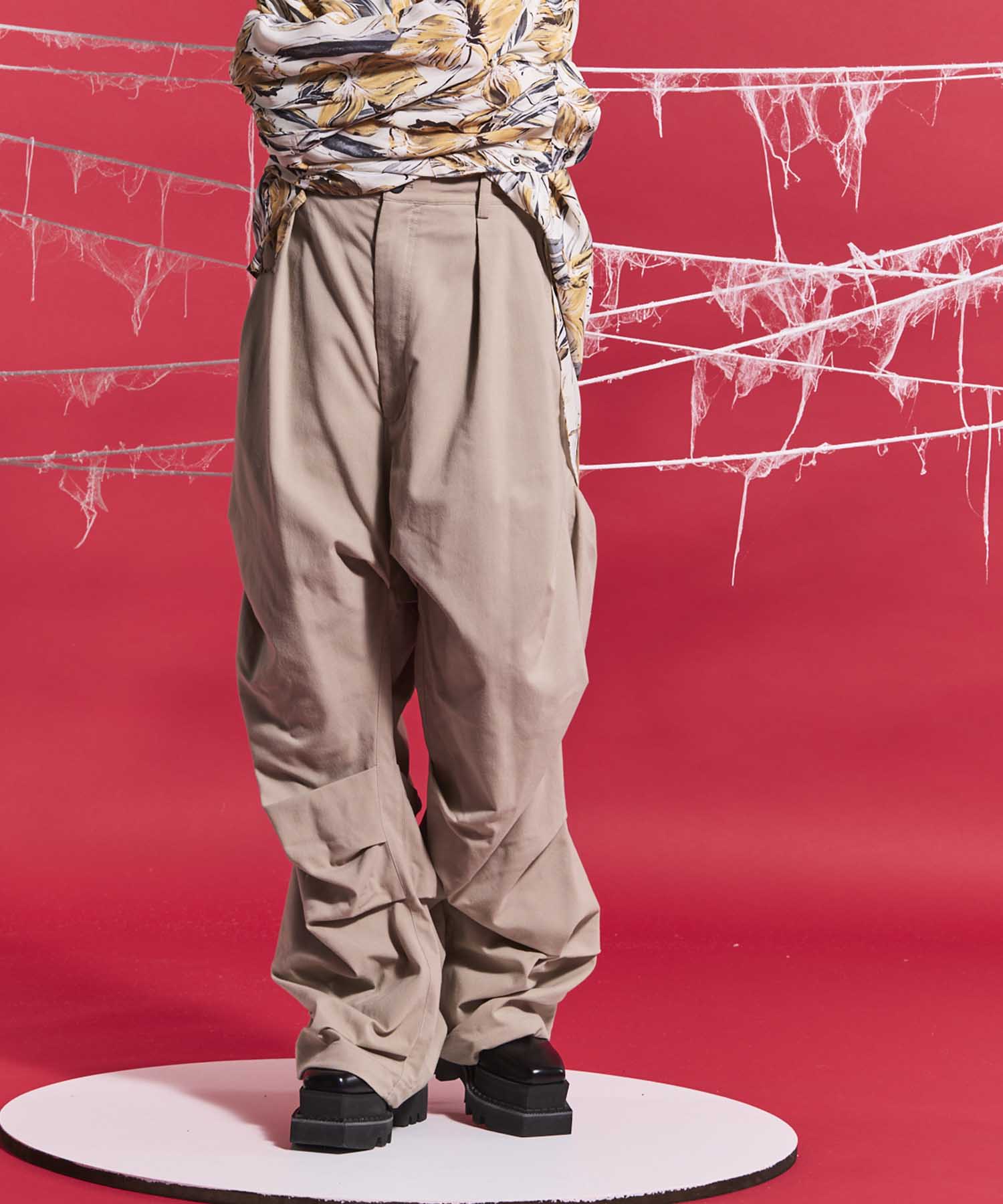 Prime-Wide Random Tucks Parachute Pants