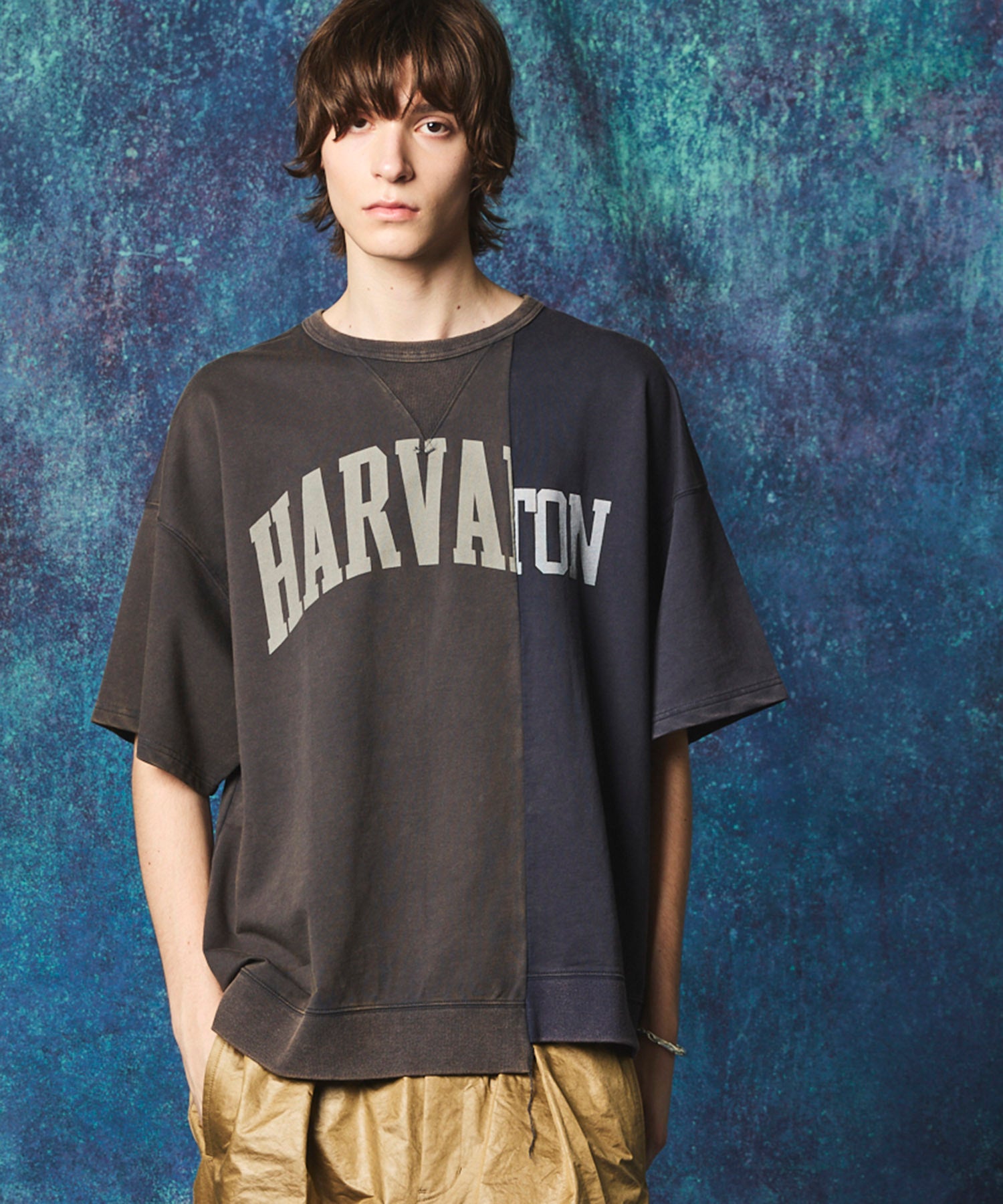 V Gazette Docking Logo Print Prime-Over Crew Neck T-shirt