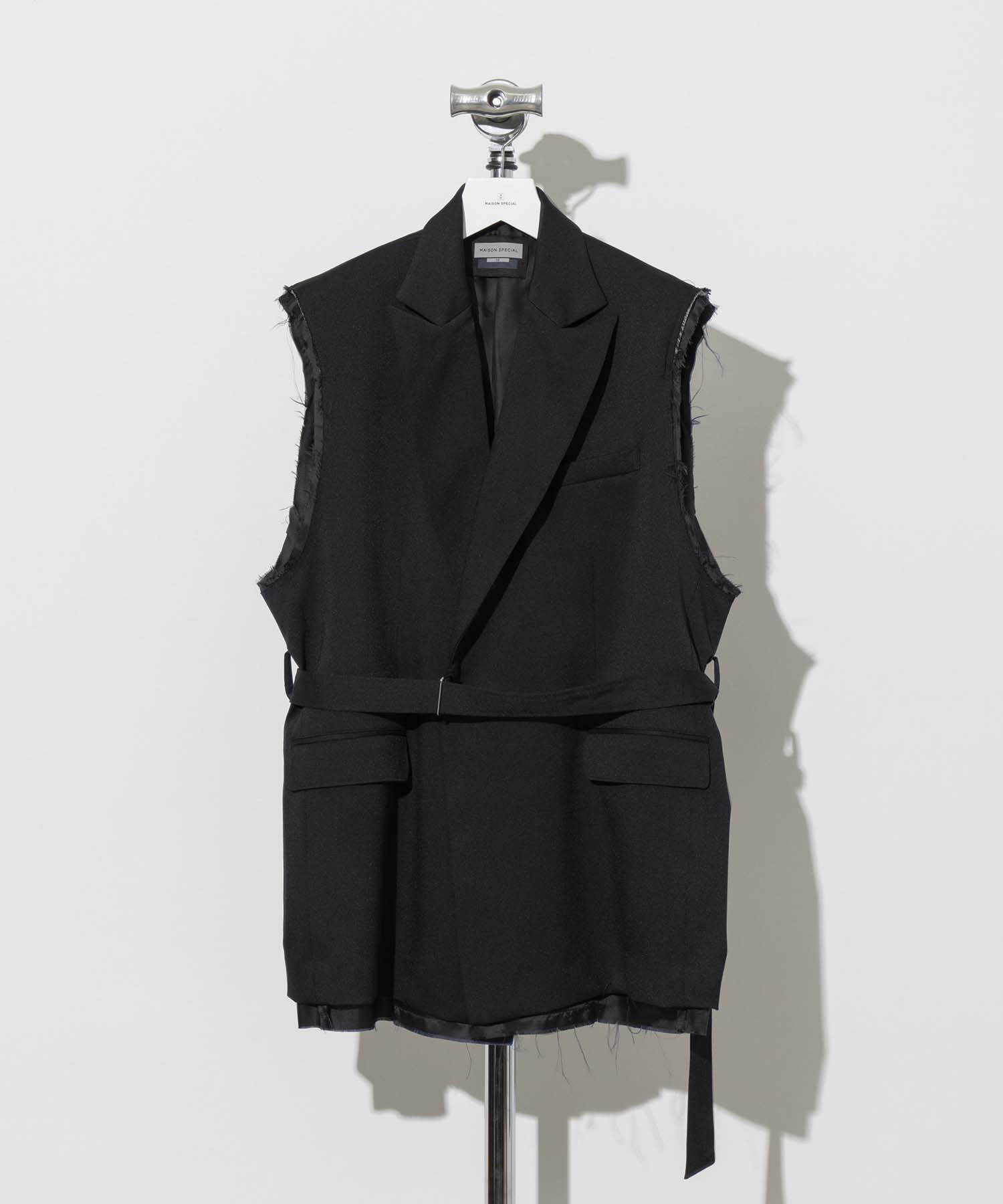 Cut-Off Peaked Lapel Tielocken Gilet