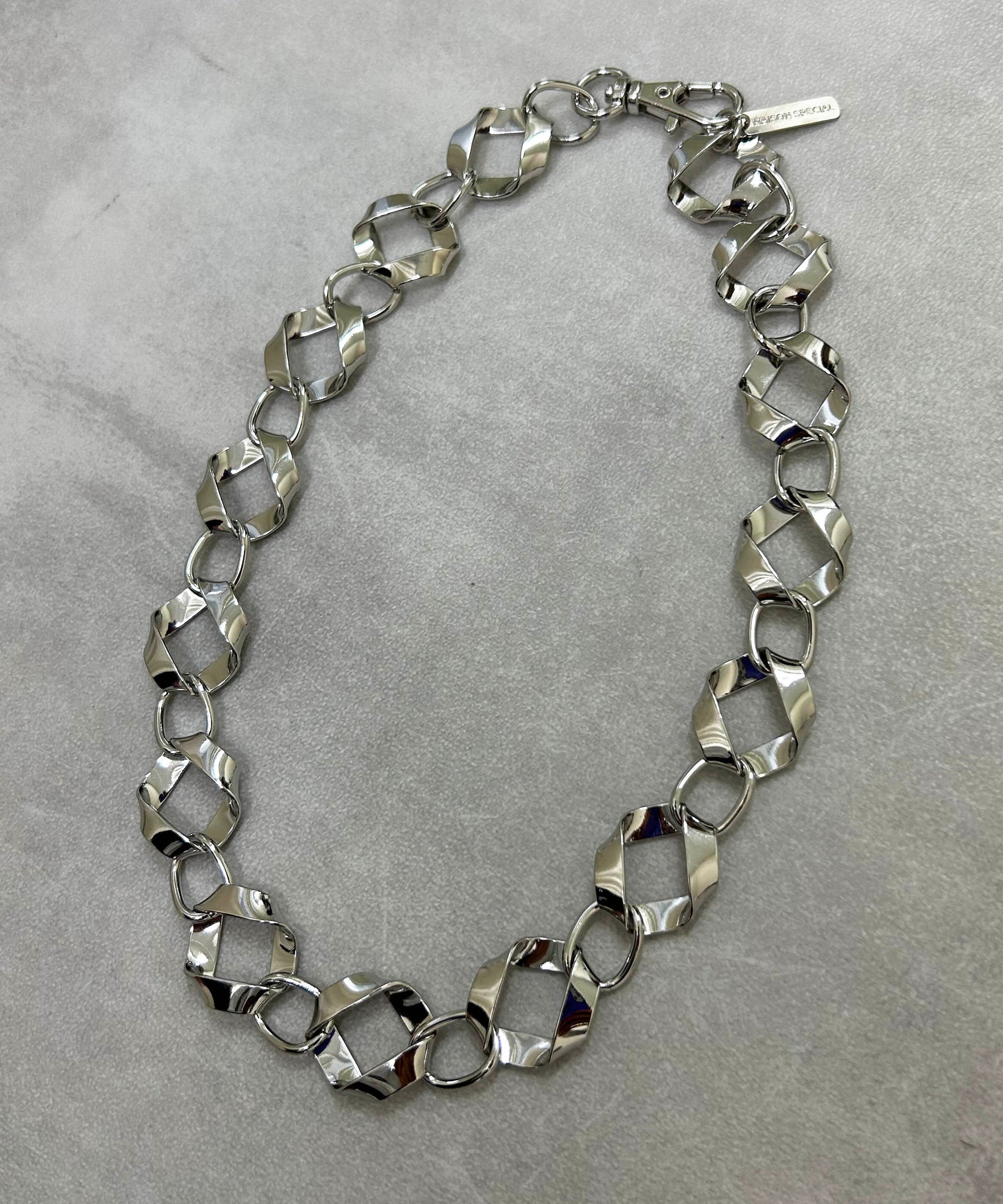 Square Twist Short Necklace